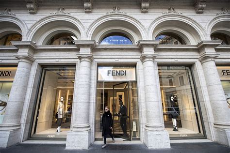 zapatos fendi roma|Fendi roma palazzo.